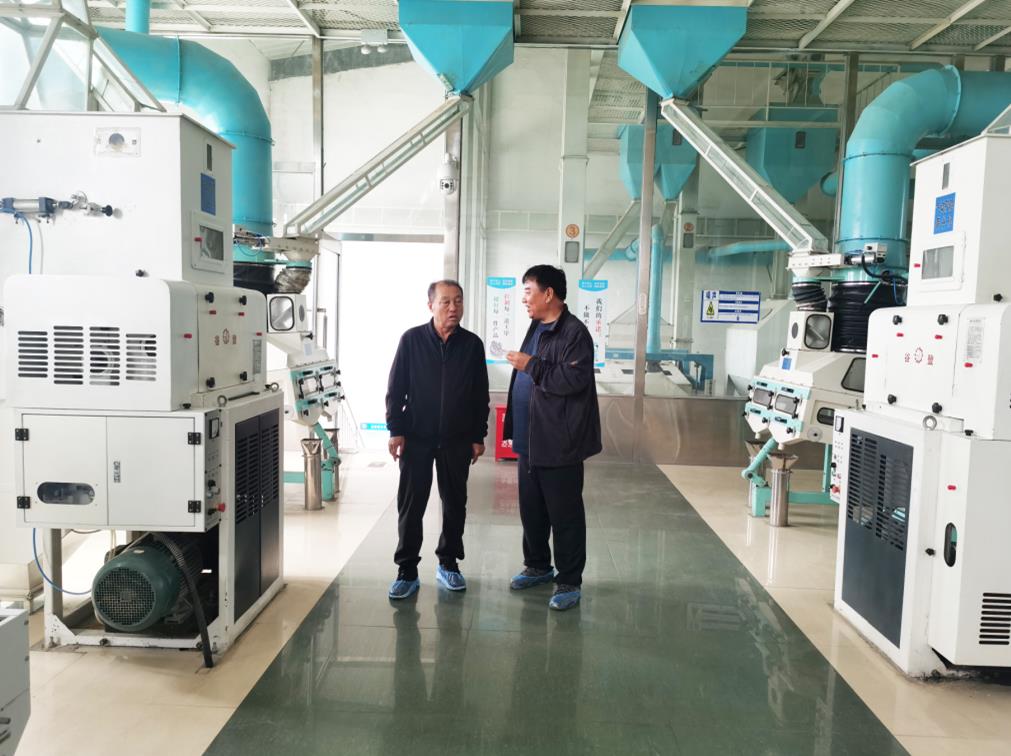 林永亮執(zhí)行會(huì)長(zhǎng)到協(xié)會(huì)副會(huì)長(zhǎng)單位、龍鼎（內(nèi)蒙古）農(nóng)業(yè)股份有限公司學(xué)習(xí)調(diào)研